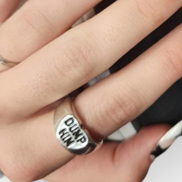 FUN Dump Him Silver Ring Antique Silver Size 7 - Picture 7 of 7